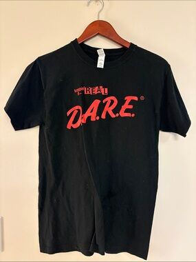 chic Black Tee with Red D.A.R.E. Graphic